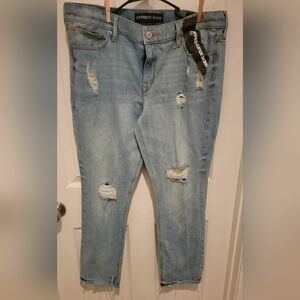 Express NWT mid-rise cropped DISTRESSED size 14